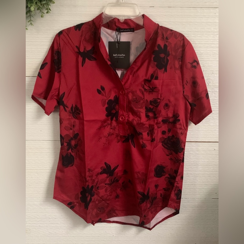 Woman’s Short Sleeve Blouse by Just Fashion Now.  Size M.